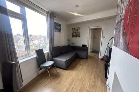 3 bedroom flat for sale, Kenton Road, Harrow