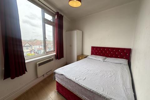 3 bedroom flat for sale, Kenton Road, Harrow