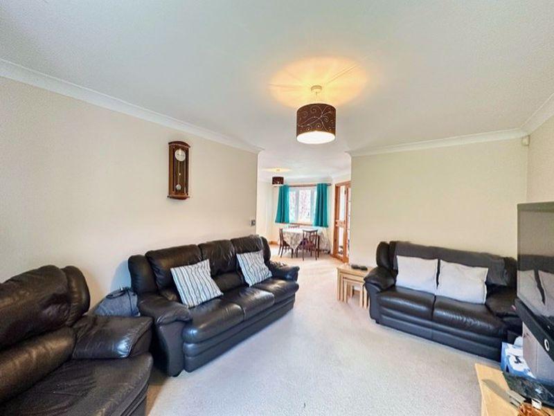 Burns Drive, Maybole 3 bed semidetached house for sale £149,000