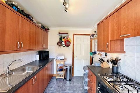 28 Burns Drive, Maybole, KA19 8FB