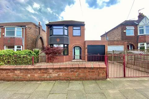 3 bedroom detached house to rent, Thorn Road, Manchester