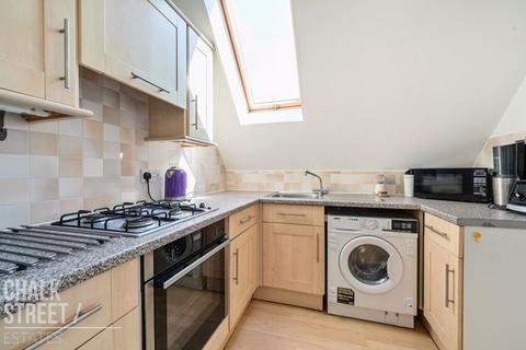 2 bedroom apartment for sale, Olivers, The Avenue, Hornchurch, RM12