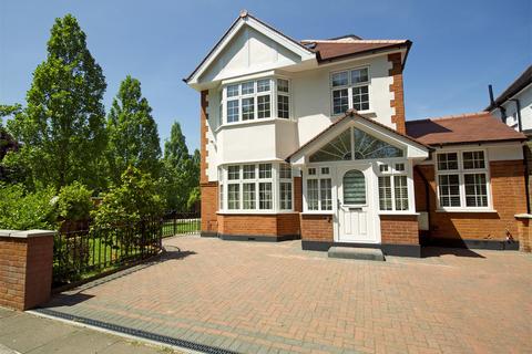 4 bedroom detached house to rent, Park Road, Chiswick W4