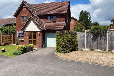 3 bedroom detached house for sale, Grierson Close, Hucclecote, Gloucester