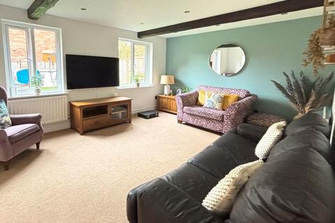 3 bedroom detached house for sale, Grierson Close, Hucclecote, Gloucester