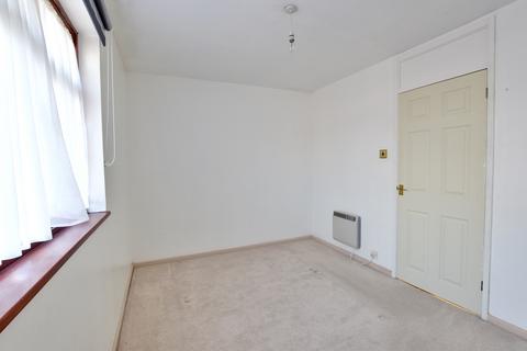 2 bedroom terraced house to rent, Hindhead Close, Hillingdon, Middlesex UB8 3UE