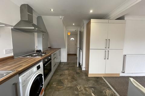 3 bedroom terraced house to rent, Wadloes Road, Cambridge CB5