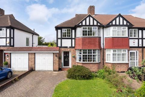 16 Bargate Close, New Malden, KT3 6BQ