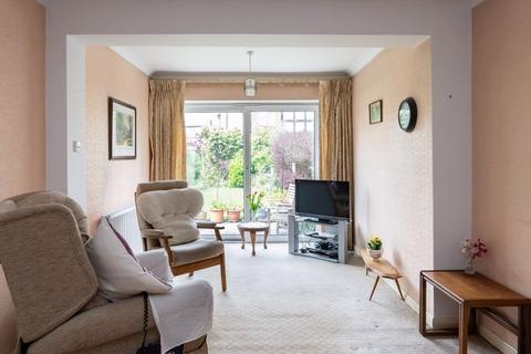 16 Bargate Close, New Malden, KT3 6BQ
