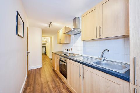 2 bedroom flat to rent, Cliff Road, NW1