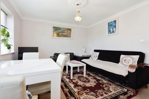 1 bedroom flat to rent, Steepleton Court, Leyton