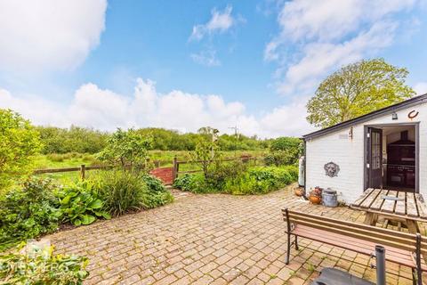 4 bedroom cottage for sale, Stony Lane, Christchurch, BH23