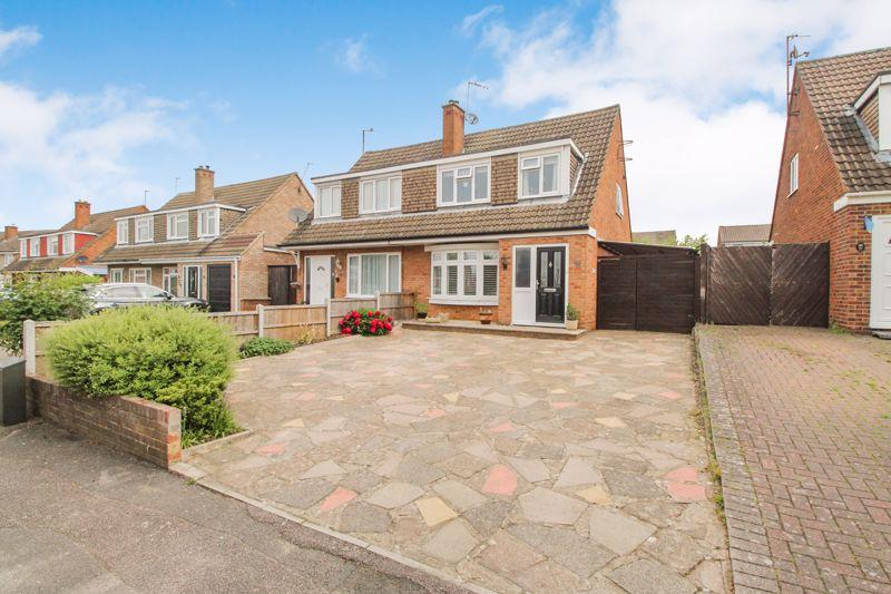 Cheviot Close, Bedford MK41 3 bed semidetached house for sale £400,000