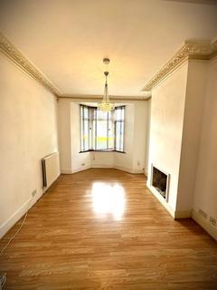 4 bedroom terraced house to rent, Chelmsford Road, Walthamstow, London
