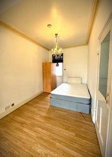 4 bedroom terraced house to rent, Chelmsford Road, Walthamstow, London