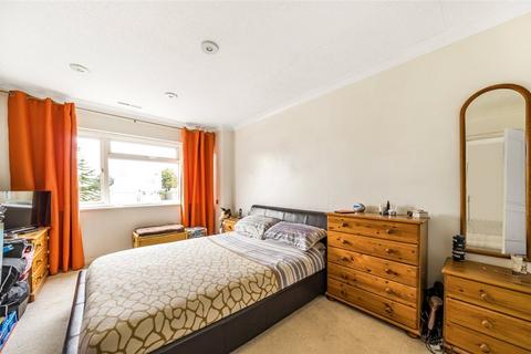 4 bedroom detached house for sale, Aspen Copse, Bromley
