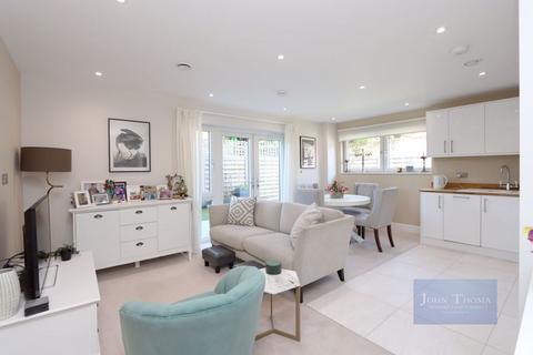 2 bedroom apartment for sale, High Road, Loughton IG10