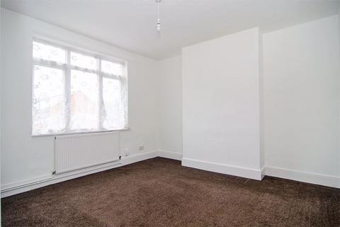 3 bedroom semi-detached house to rent, Bridge Cross Road, Burntwood WS7