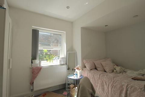 2 bedroom apartment to rent, Richmond Road, Cardiff CF24