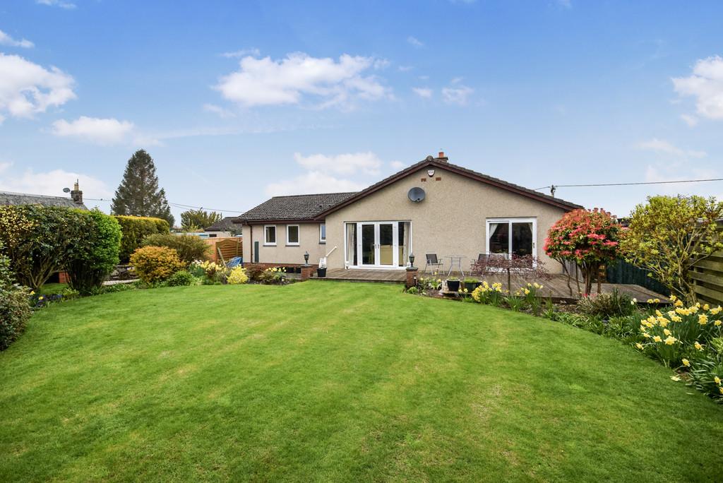 Castle Road, Wolfhill, PH2 6DJ 4 bed detached bungalow for sale £350,000