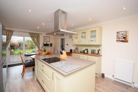 4 bedroom detached bungalow for sale, Castle Road, Wolfhill, PH2 6DJ