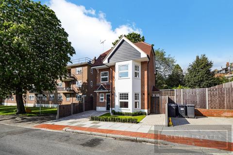 3 bedroom detached house to rent, Eversleigh Road, Finchley Central, London N3 - SEE 3D VIRTUAL TOUR