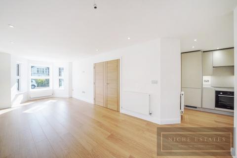 3 bedroom detached house to rent, Eversleigh Road, Finchley Central, London N3 - SEE 3D VIRTUAL TOUR