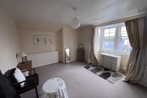 Craig Rotchell, 2 Throughgate, Dalry, Castle Douglas, DG7 3UU