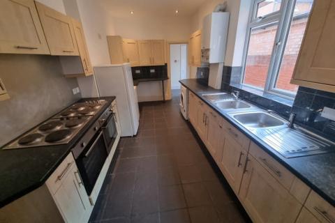 4 bedroom apartment to rent, 4 Oxford Street, Leamington Spa