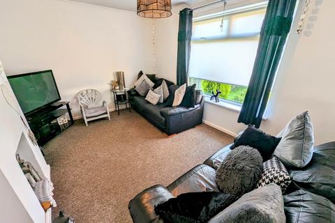 3 bedroom terraced house to rent, Roath Court, Llanyravon, Cwmbran