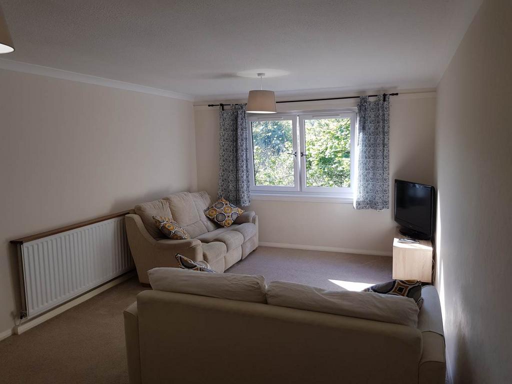 Lanark Road, Juniper Green, Edinburgh 2 bed flat £1,195 pcm (£276 pw)