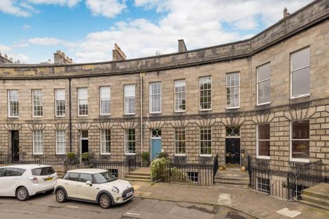 4 bedroom flat to rent, Claremont Crescent, New Town, Edinburgh