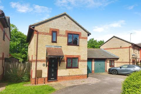 3 bedroom detached house to rent, Spruce Drive, Bicester OX26