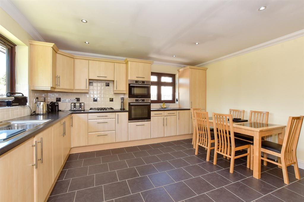 Sugden Avenue, Wickford, Essex 4 bed detached bungalow for sale £800,000