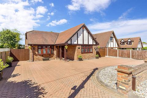 4 bedroom detached bungalow for sale, Sugden Avenue, Wickford, Essex