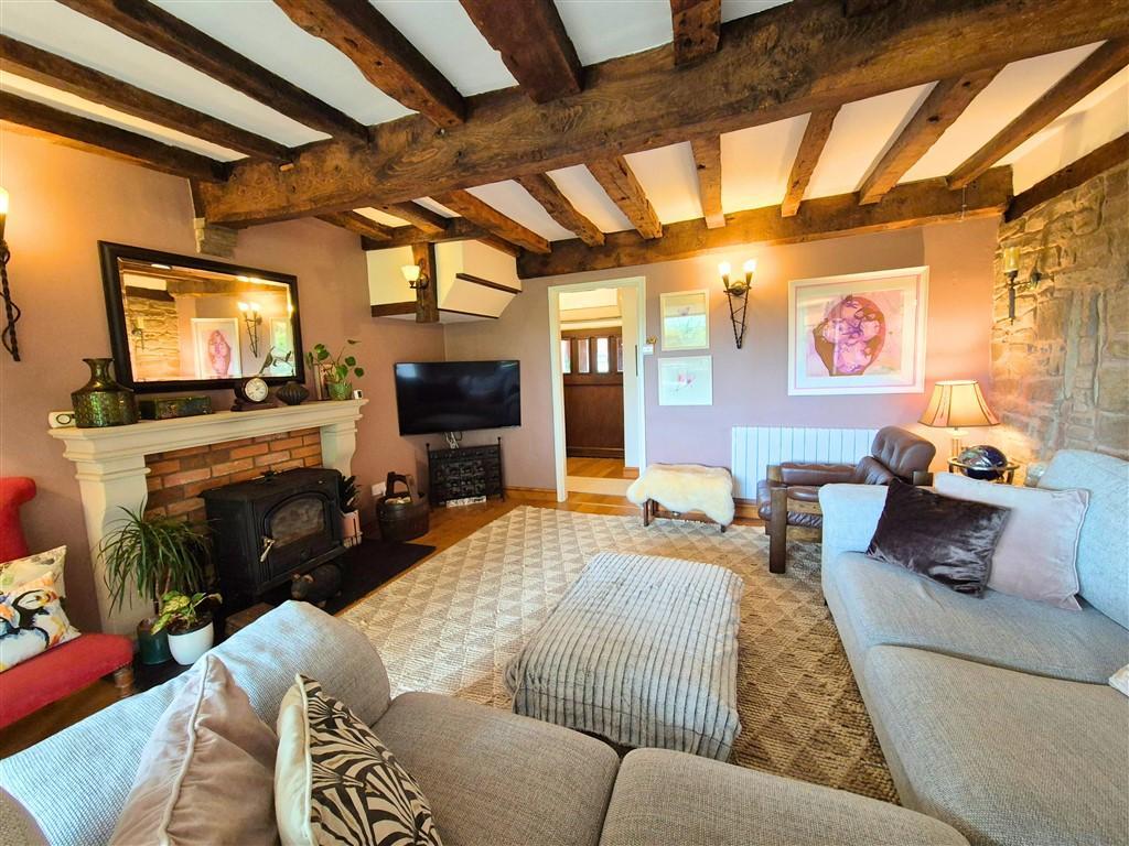 Dishley Court, Newtown, Leominster... 3 bed barn conversion £410,000