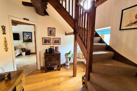 3 bedroom barn conversion for sale, Dishley Court, Newtown, Leominster, Herefordshire, HR6 8QD