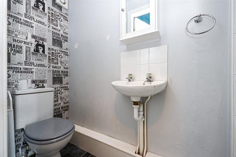 8b Albert Road, Old Colwyn, Colwyn Bay, LL29 9TE