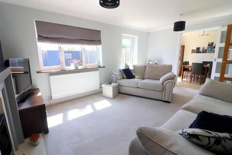 20 Warminster Close, Luton, LU2 8UJ