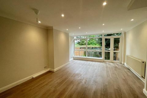 3 bedroom terraced house for sale, Vauxhall Gardens, South Croydon, Surrey, CR2 6JR