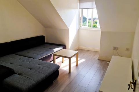 2 bedroom flat to rent, Wimborne Road, Bournemouth