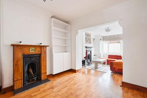 3 bedroom terraced house to rent, Watford WD18