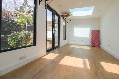 13 Baring Road, Croydon, CR0 7DD