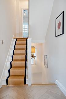 15 Rees Street, London, N1 7AR