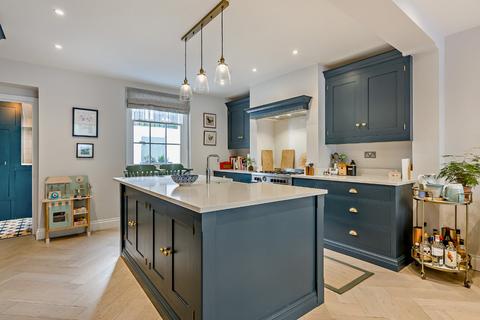 15 Rees Street, London, N1 7AR