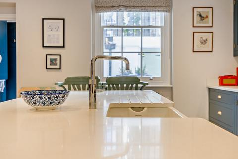 15 Rees Street, London, N1 7AR