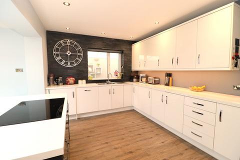 4 bedroom detached house for sale, Peartree Lane, Little Common, Bexhill-on-Sea, TN39