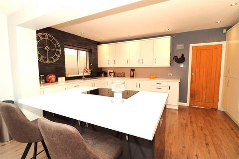 111 Peartree Lane, Bexhill-on-sea, TN39 4NS