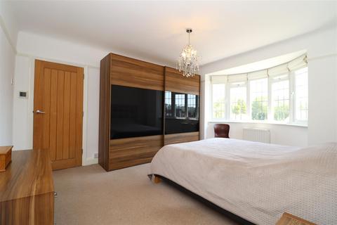 111 Peartree Lane, Bexhill-on-sea, TN39 4NS