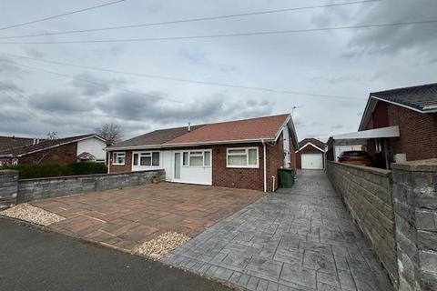 2 bedroom bungalow for sale, Rolls Avenue, Penpedairheol, Hengoed